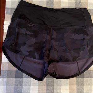 Worn once Lululemon Speed up high rise Short 2.5” Heritage Camo